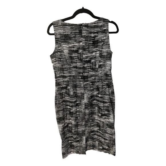 A Chapter One black and white dress in size 8 - Picture 5 of 6